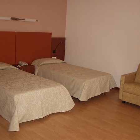 נוברה Hotel Mareschi Palace מראה חיצוני תמונה