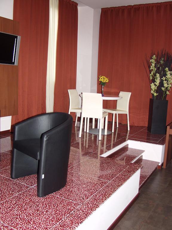 נוברה Hotel Mareschi Palace מראה חיצוני תמונה