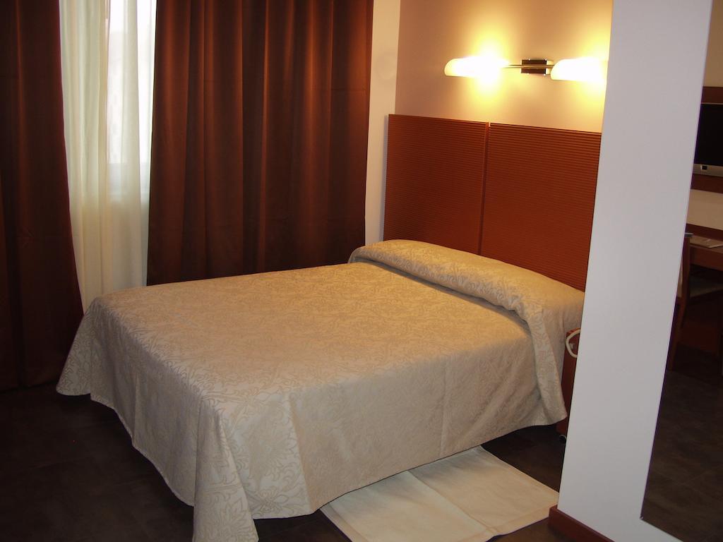 נוברה Hotel Mareschi Palace מראה חיצוני תמונה