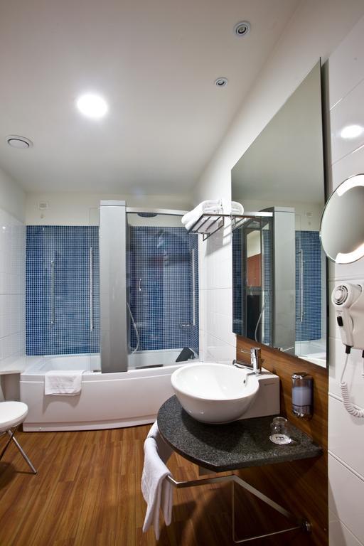 נוברה Hotel Mareschi Palace מראה חיצוני תמונה